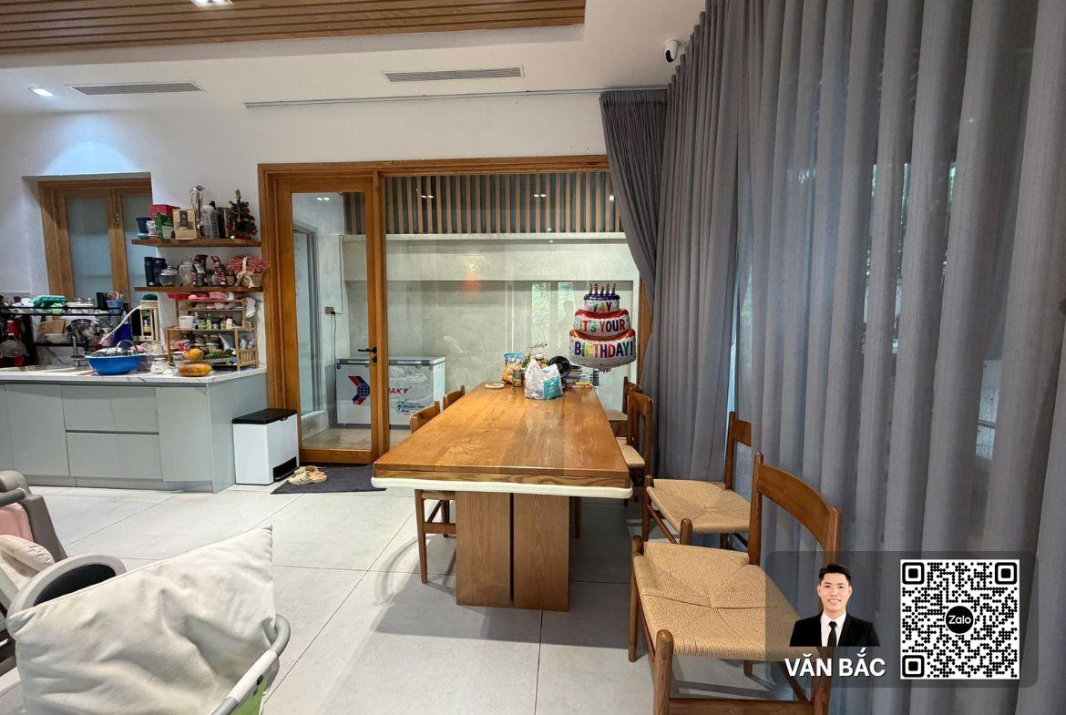 ban-biet-thu-can-goc-2-mat-tien-my-thai-1-phu-my-hung-view-cong-vien-ngang-12m-gia-85-ty (13)