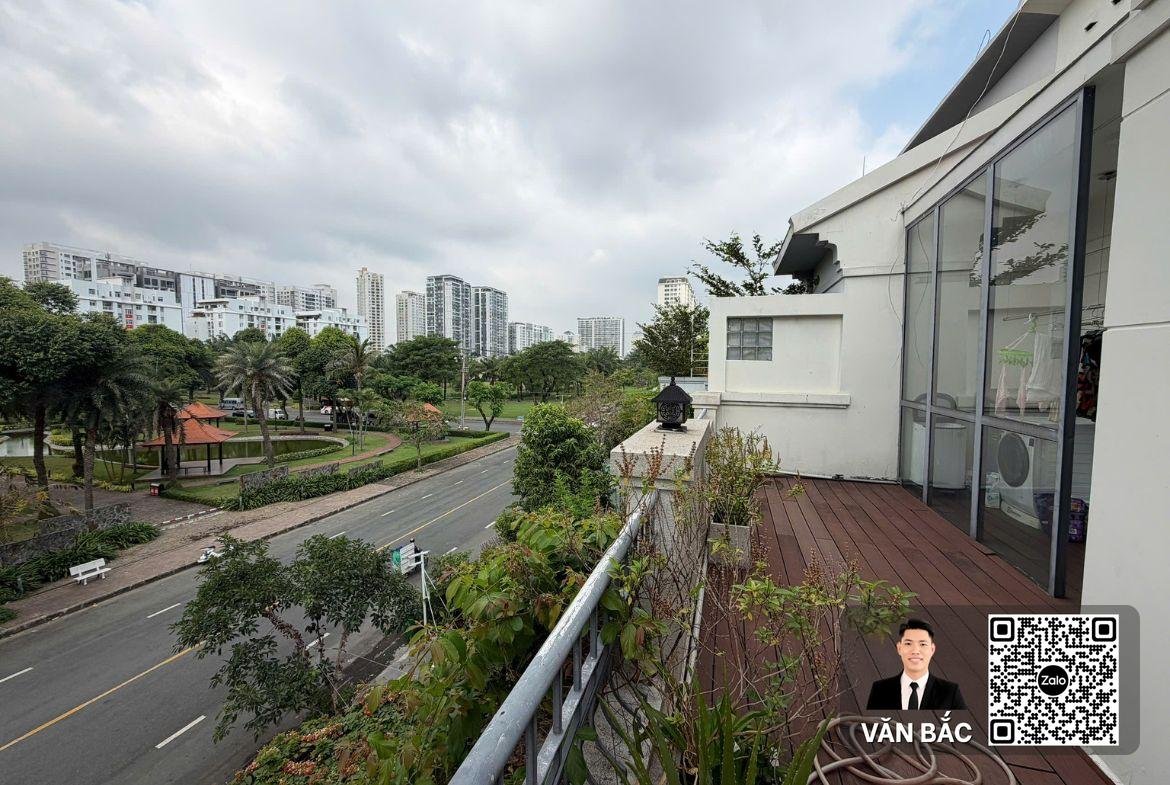 ban-biet-thu-can-goc-2-mat-tien-mỹ-thai-1-phu-mỹ-hung-view-cong-vien-ngang-12m-gia-85-tỷ (3)