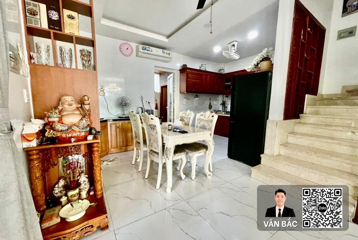 ban-biet-thu-goc-2-mat-tien-jamona-golden-silk-quan-7-ma-can-f15-duong-n5-lo-gioi-24m-thiet-ke-dang-cap (3)