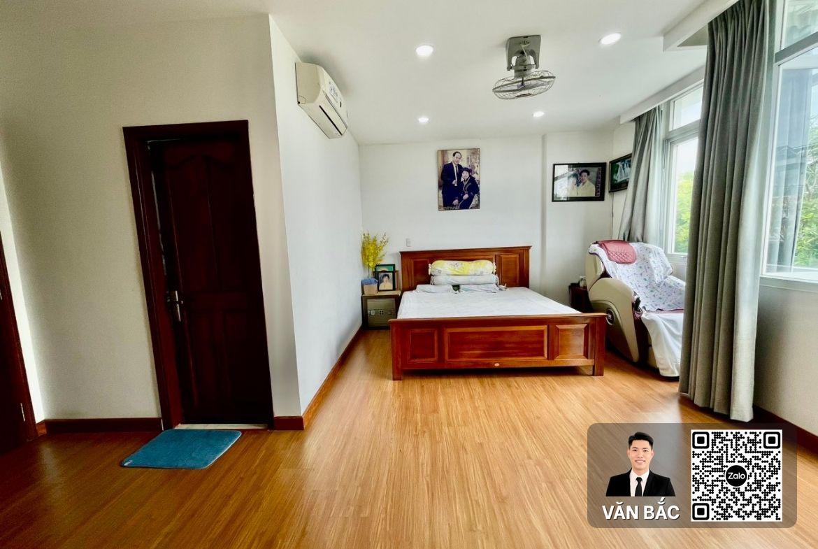 ban-biet-thu-goc-2-mat-tien-jamona-golden-silk-quan-7-ma-can-f15-duong-n5-lo-gioi-24m-thiet-ke-dang-cap (6)