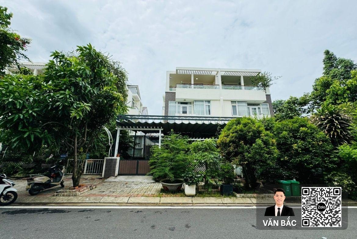 ban-biet-thu-jamona-golden-silk-quan-7-so-2-duong-d2-goc-cong-vien-6-000m²-ket-cau-co-ham (1)