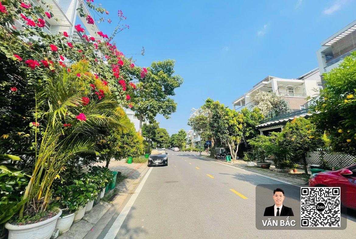 ban-biet-thu-jamona-golden-silk-quan-7-so-2-duong-d2-goc-cong-vien-6-000m²-ket-cau-co-ham (3)