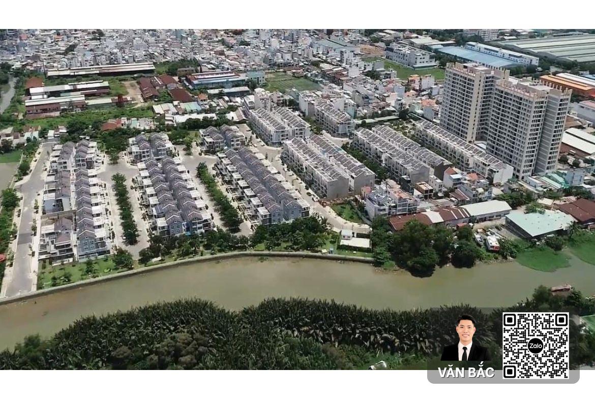 ban-biet-thu-jamona-golden-silk-quan-7-so-2-duong-d2-goc-cong-vien-6-000m²-ket-cau-co-ham (4)