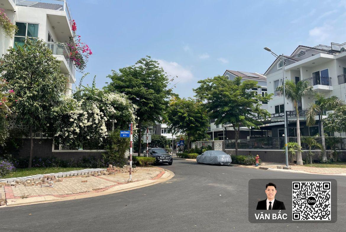 ban-biet-thu-jamona-golden-silk-quan-7-so-2-duong-d2-goc-cong-vien-6-000m²-ket-cau-co-ham (5)