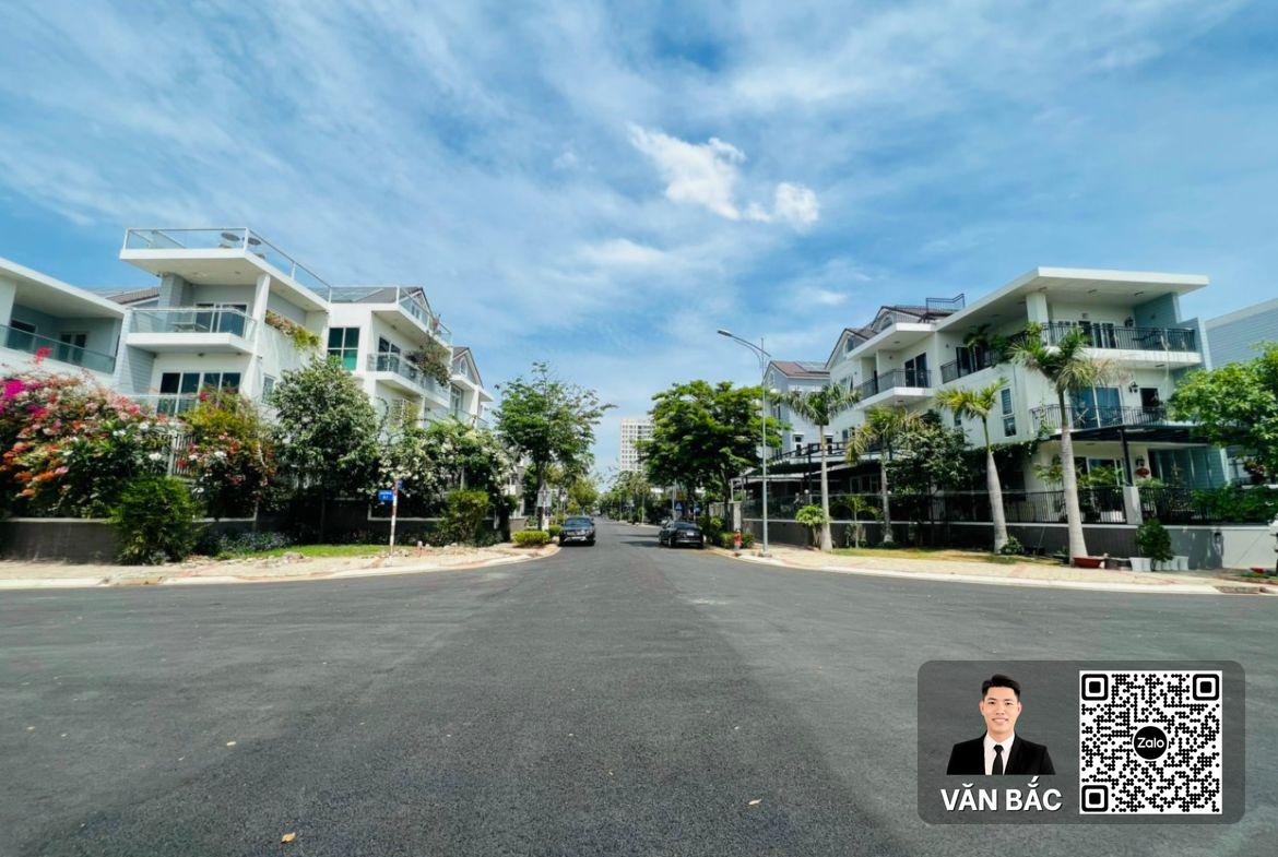 ban-biet-thu-jamona-golden-silk-quan-7-so-2-duong-d2-goc-cong-vien-6-000m²-ket-cau-co-ham (6)