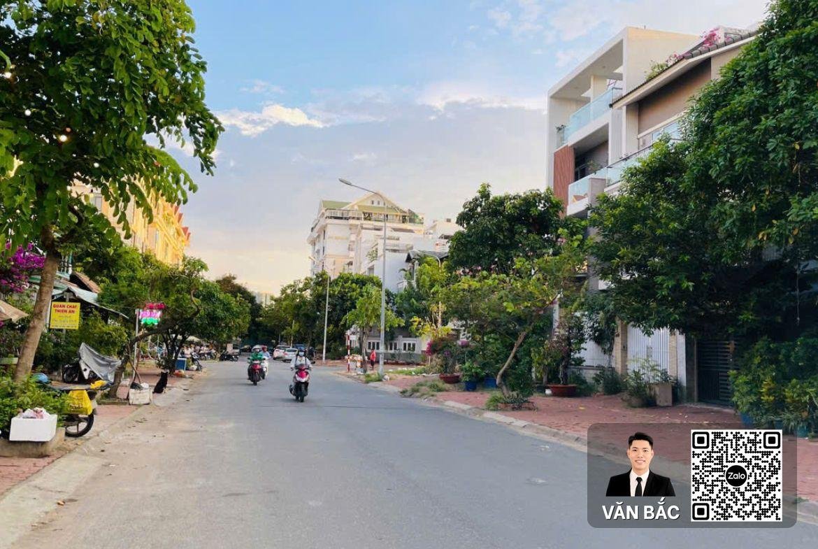 ban-biet-thu-nam-long-ttc-quan-7-so-22-duong-so-3-dien-tich-192m²-vi-tri-gan-chung-cu-gia-33-tỷ (1)