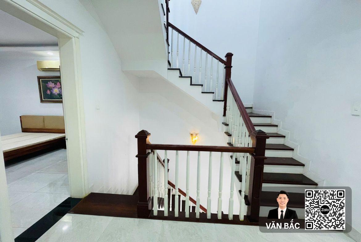 ban-biet-thu-sadeco-ven-song-quan-7-lo-e23-duong-so-20-dien-tich-126m²-5-phong-ngu-gia-232-ty (11)