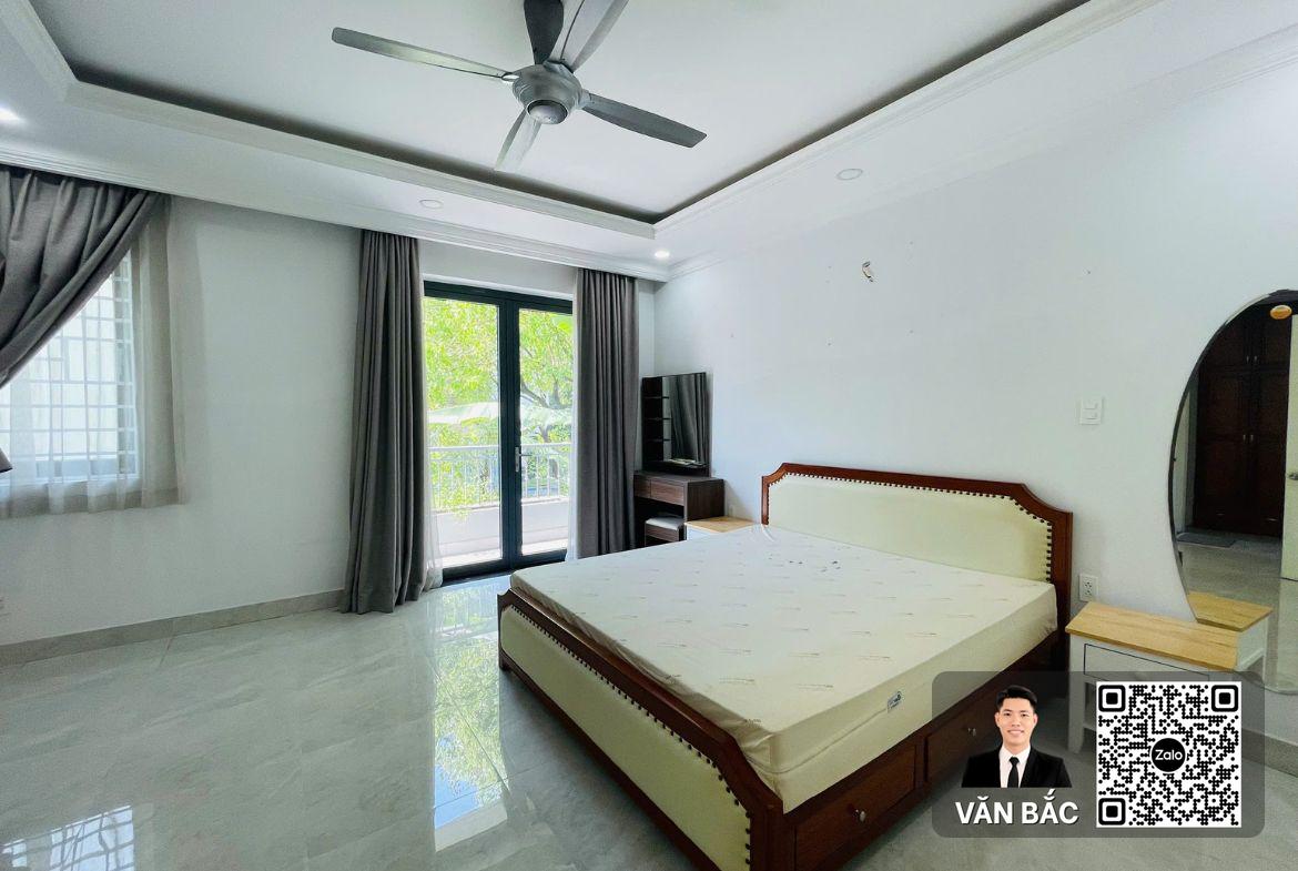 ban-biet-thu-sadeco-ven-song-quan-7-lo-e23-duong-so-20-dien-tich-126m²-5-phong-ngu-gia-232-ty (14)