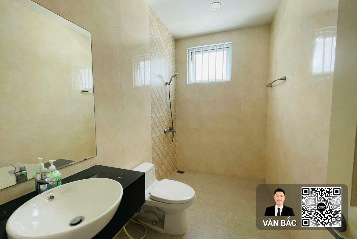 ban-biet-thu-sadeco-ven-song-quan-7-lo-e23-duong-so-20-dien-tich-126m²-5-phong-ngu-gia-232-ty (16)