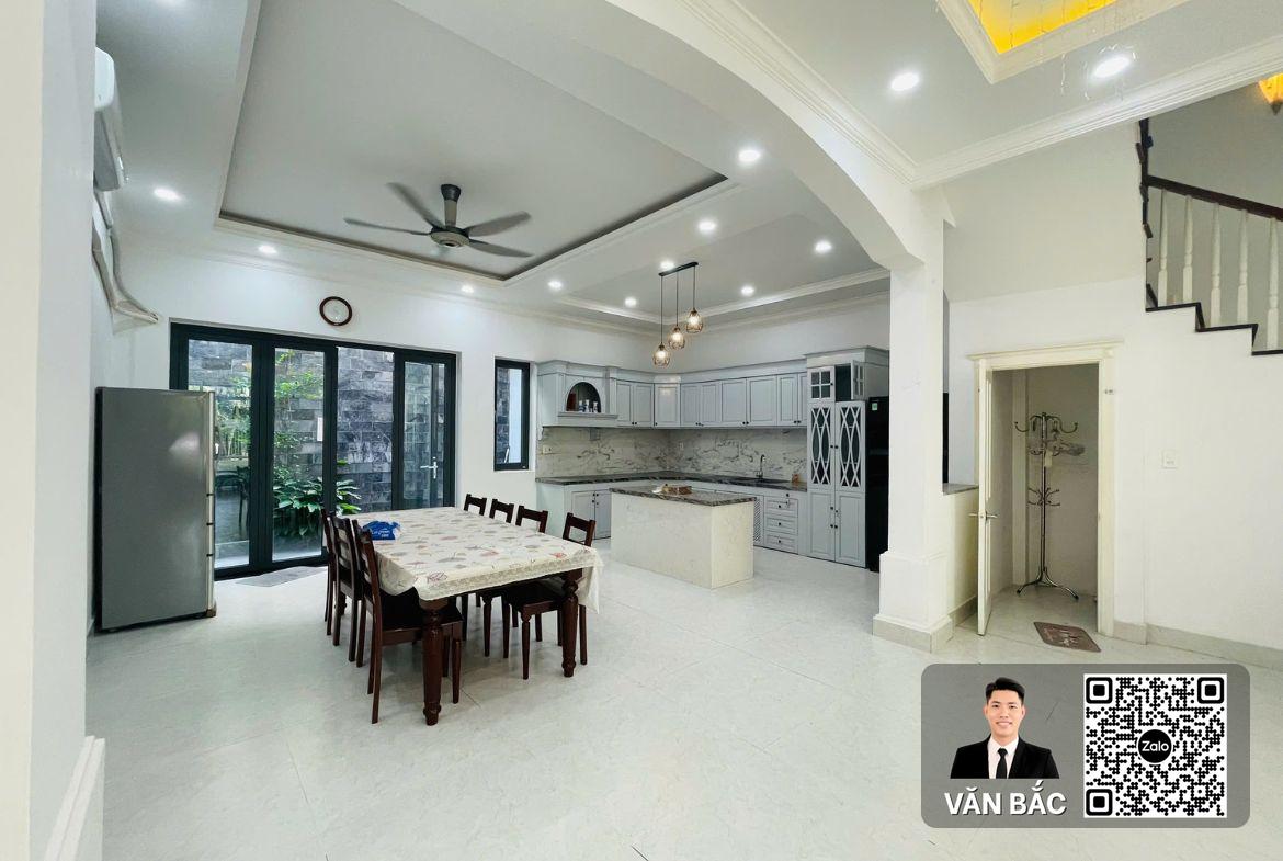 ban-biet-thu-sadeco-ven-song-quan-7-lo-e23-duong-so-20-dien-tich-126m²-5-phong-ngu-gia-232-ty (2)