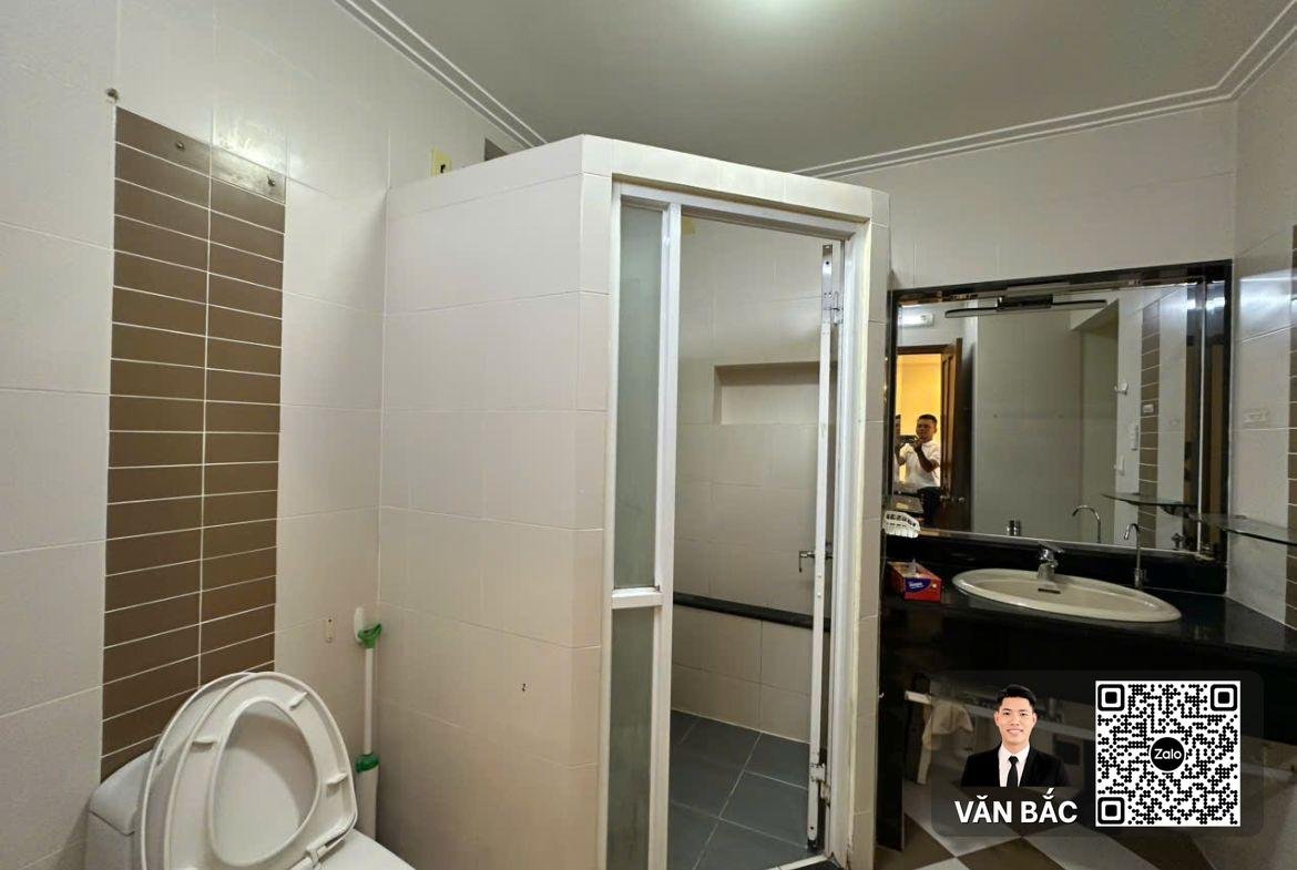 ban-cho-thue-biet-thu-b2-02-nam-thien-1-phu-my-hung-dien-tich-8x18m-144m²-4-phong-gia-55-ty-thue-2-300-usd (10)