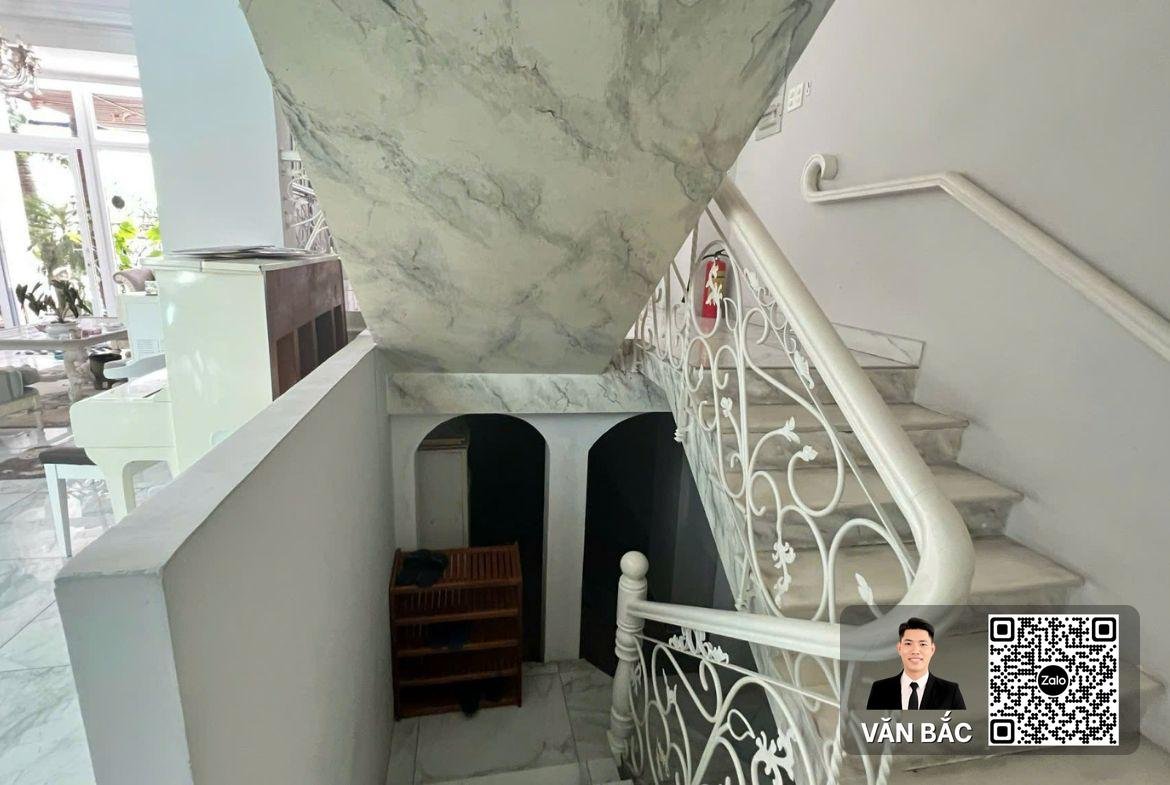 ban-cho-thue-biet-thu-co-ho-boi-22-duong-so-13-kdc-phu-mỹ-van-phat-hung-full-noi-that-dt-11×205-ham-4-lau (1)