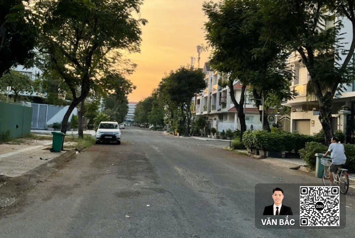 ban-dat-biet-thu-sadeco-ven-song-quan-7-lo-o19-mat-tien-truc-chinh-duong-so-8-gia-185tr-m² (2)
