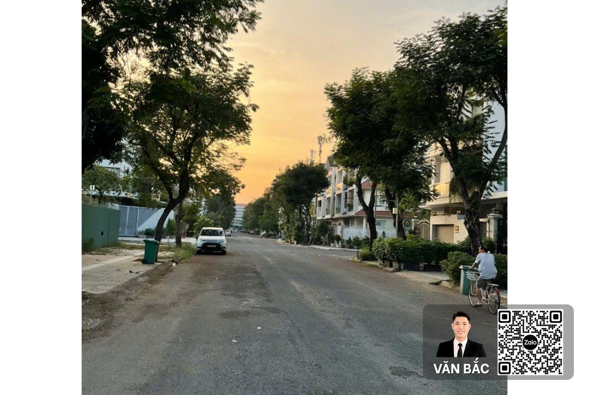 ban-dat-biet-thu-sadeco-ven-song-quan-7-lo-o19-mat-tien-truc-chinh-duong-so-8-gia-185tr-m² (2)