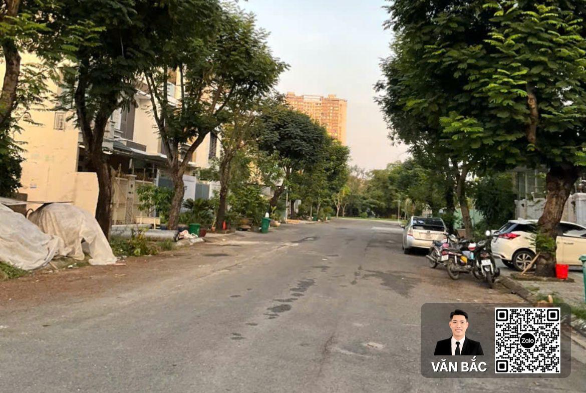 ban-dat-biet-thu-sadeco-ven-song-quan-7-lo-o19-mat-tien-truc-chinh-duong-so-8-gia-185tr-m² (3)