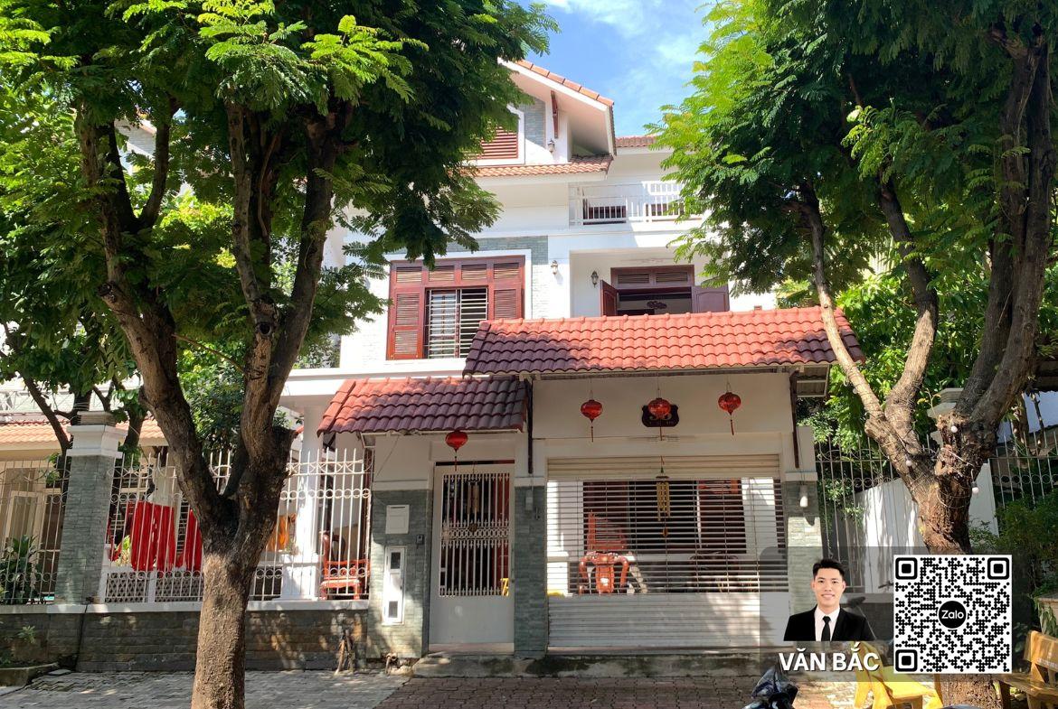 ban-gap-biet-thu-don-lap-nam-phu-villas-quan-7-so-35-duong-so-9-dien-tich-288m²-khu-biet-lap-an-ninh-gia-39-tỷ (3)