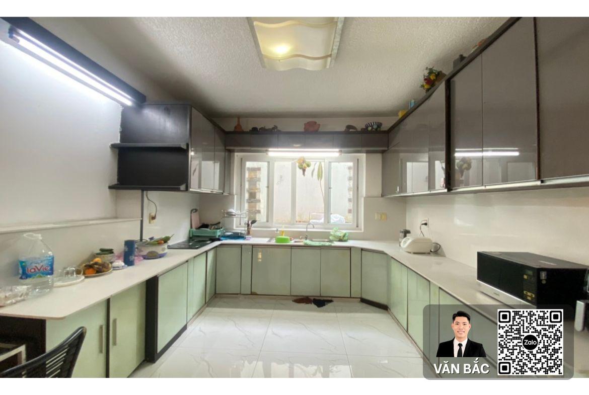 ban-gap-biet-thu-nam-long-so-50-duong-so-1-dien-tich-200m²-13pn-dong-tien-50-trieu-thang (10)