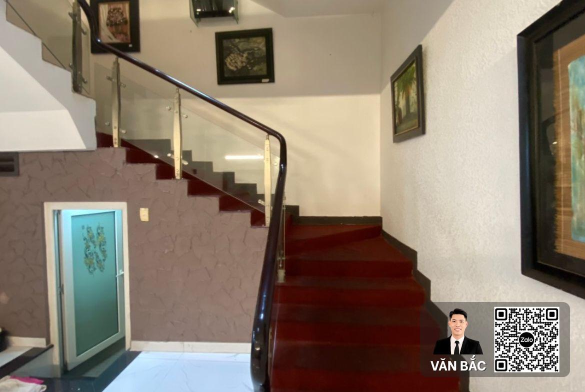ban-gap-biet-thu-nam-long-so-50-duong-so-1-dien-tich-200m²-13pn-dong-tien-50-trieu-thang (4)