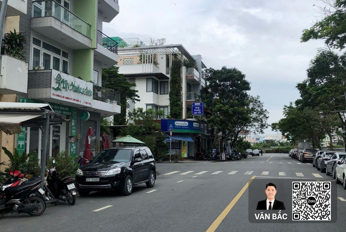 ban-nha-pho-jamona-city-quan-7-so-30-duong-d4-duong-rong-20m-dong-tien-28-trieu-thang-gia-18-ty (1)