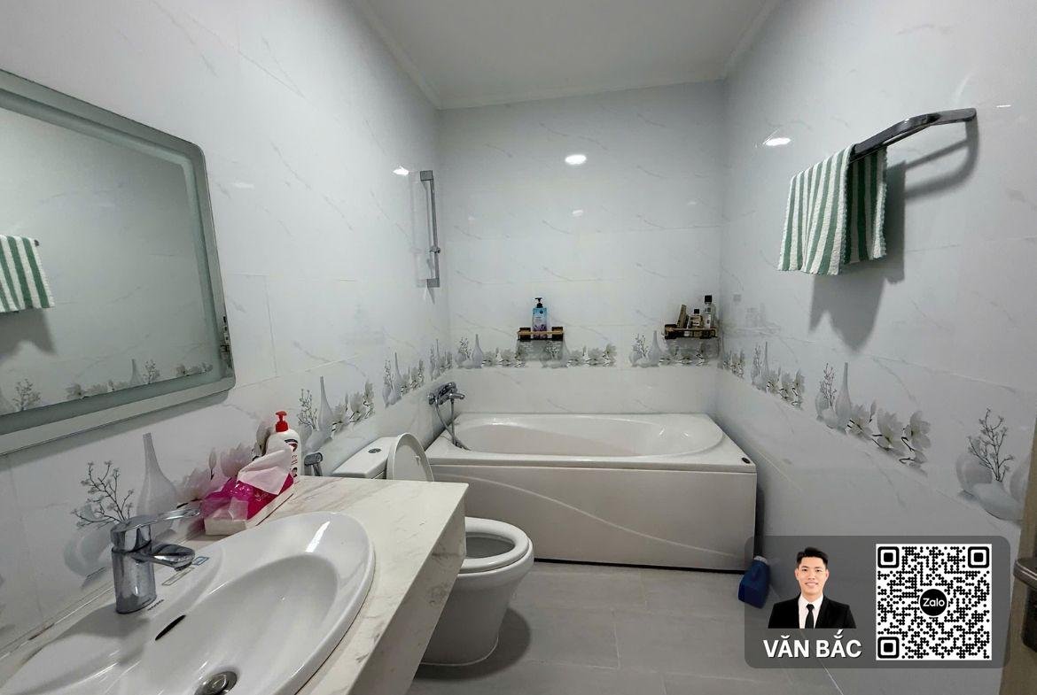 ban-nha-pho-jamona-golden-silk-so-25-duong-n2-dt-5x18m²tret-3-lau-full-noi-that-huong-nam (1)