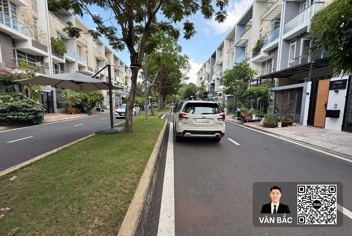 ban-nha-pho-jamona-golden-silk-so-25-duong-n2-dt-5x18m²tret-3-lau-full-noi-that-huong-nam (3)