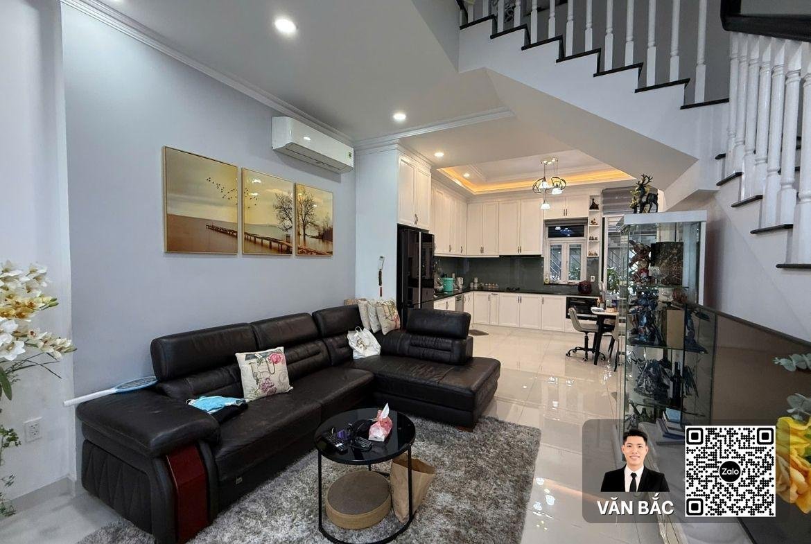 ban-nha-pho-jamona-golden-silk-so-25-duong-n2-dt-5x18m²tret-3-lau-full-noi-that-huong-nam (4)