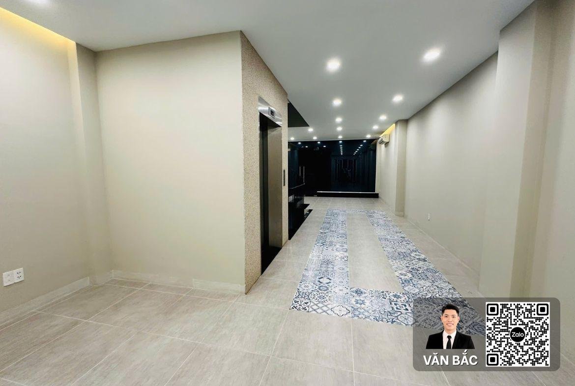 ban-nha-pho-mat-tien-13-duong-d4-kdc-him-lam-lo-gioi-30m-co-thang-may-dong-tien-70tr-thang-ham-5-lau (2)