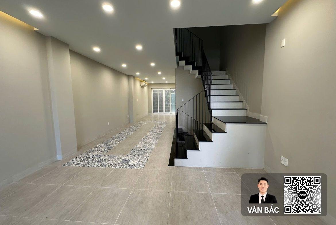 ban-nha-pho-mat-tien-13-duong-d4-kdc-him-lam-lo-gioi-30m-co-thang-may-dong-tien-70tr-thang-ham-5-lau (3)