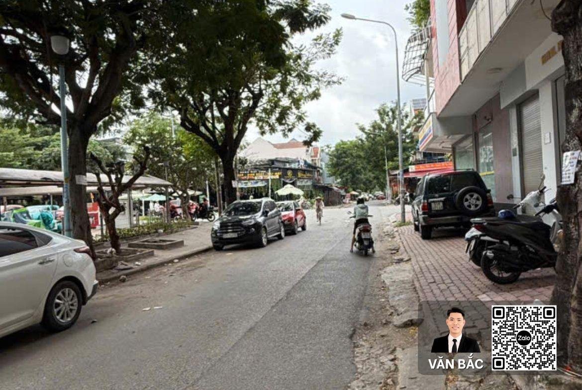 ban-nha-pho-nam-long-ttc-quan-7-so-32-duong-so-1-doi-dien-vincom-plaza-vi-tri-kinh-doanh-dac-dia-gia-25-tỷ (7)