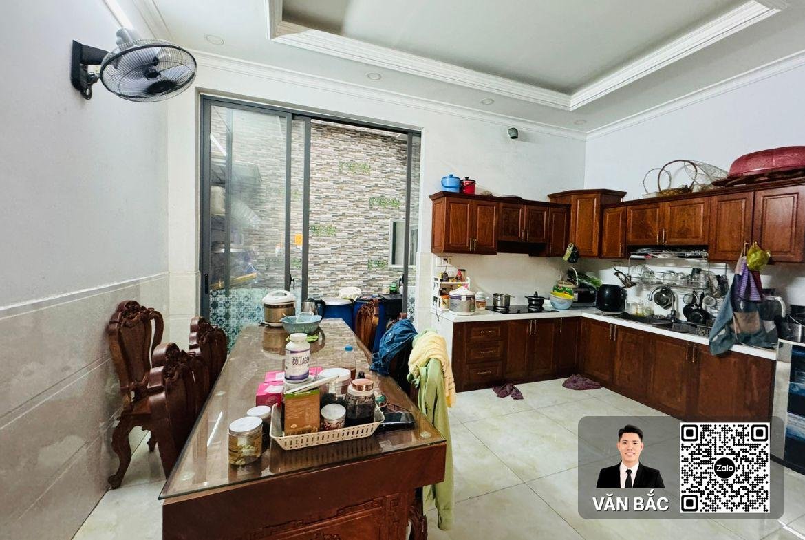 ban-toa-nha-mat-tien-44-mai-van-vinh-quan-7-co-thang-may-ket-cau-5-tang-gia-229-tỷ (8)