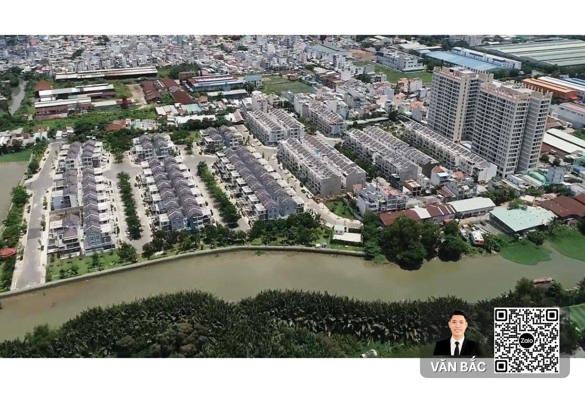 ban-biet-thu-goc-2-mat-tien-jamona-golden-silk-quan-7-dt-150m2-duong-24m-4-lau (11)