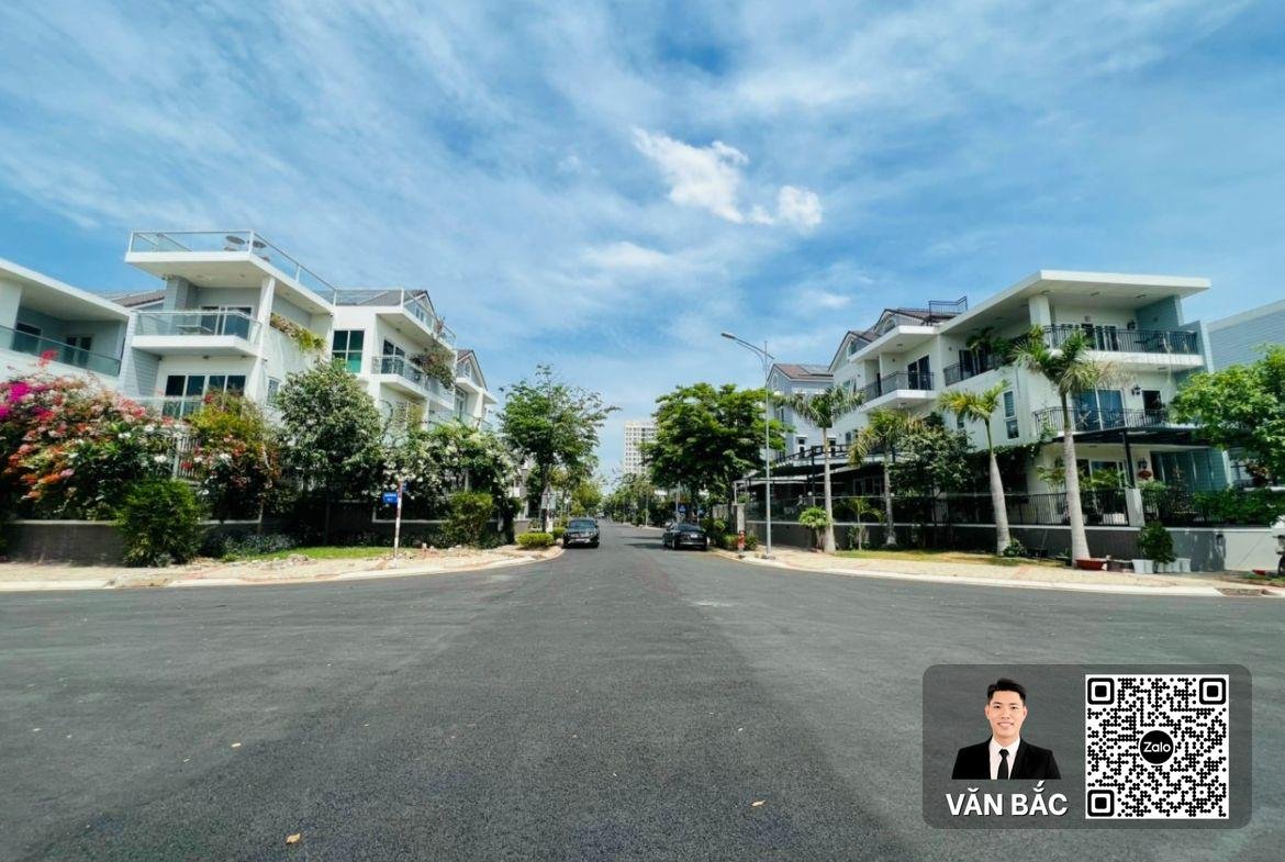 ban-biet-thu-goc-2-mat-tien-jamona-golden-silk-quan-7-dt-150m2-duong-24m-4-lau (12)