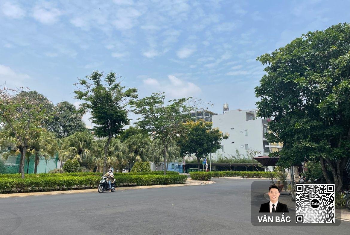 ban-biet-thu-goc-2-mat-tien-jamona-golden-silk-quan-7-dt-150m2-duong-24m-4-lau (13)