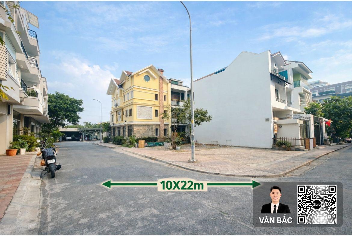 ban-gap-dat-nen-goc-2-mat-tien-nam-long-ttc-quan-7-lo-b1-doi-dien-cong-vien-gia-140-trieu-m² (1)