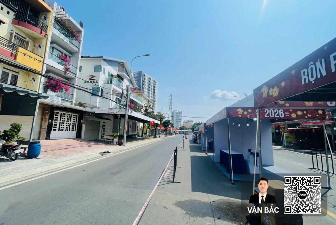 ban-nha-mat-tien-b26-duong-24m-kdc-nam-long-phu-thuan-dt-4x20m-4-lau-co-thang-may-gia-20-ty (3)