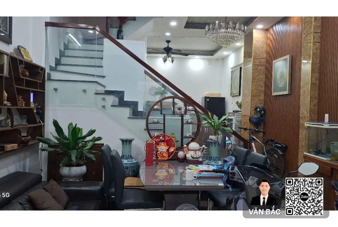 ban-nha-pho-hem-30-77-lam-van-ben-tan-kieng-dt-425x12m-no-hau-3-tang-gia-875-tỷ (2)