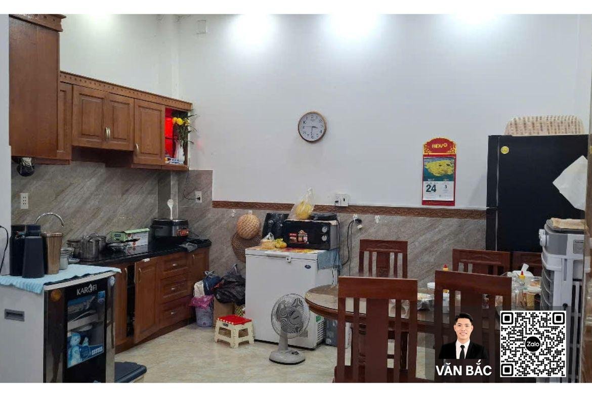 ban-nha-pho-hem-30-77-lam-van-ben-tan-kieng-dt-425x12m-no-hau-3-tang-gia-875-tỷ (3)