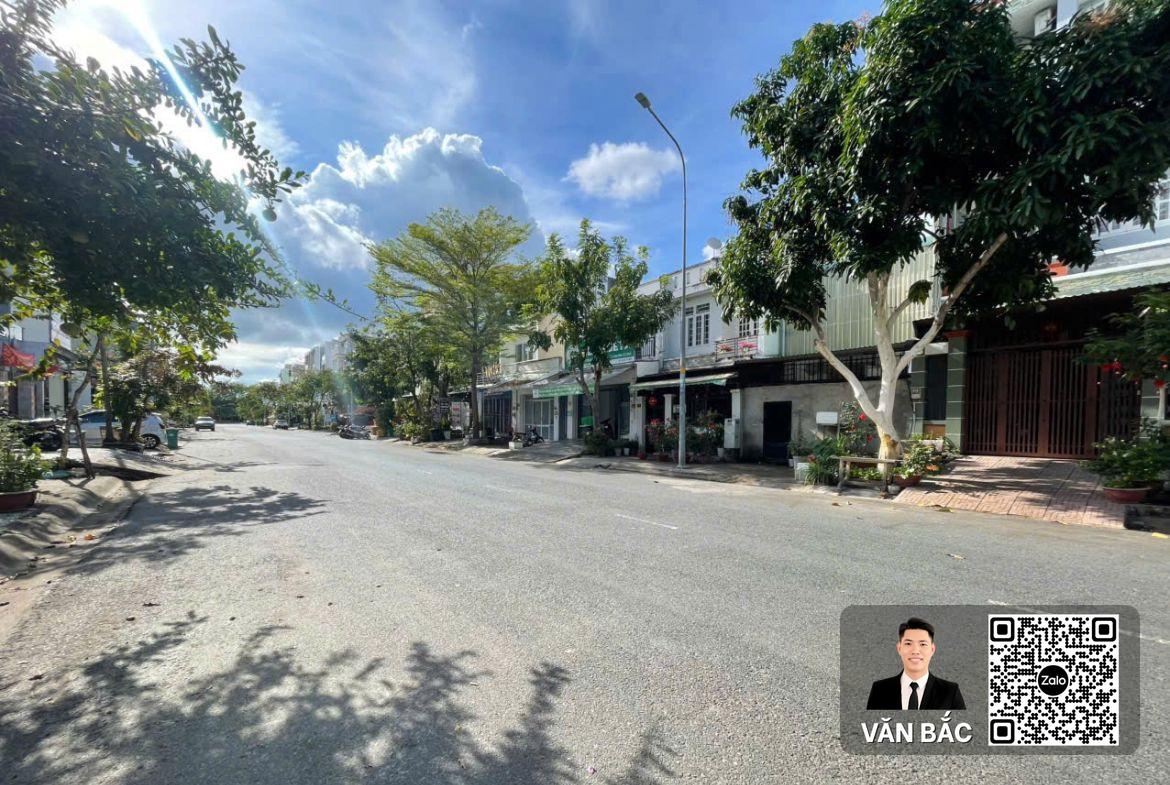 ban-nha-pho-mat-tien-d43-duong-d1-20m-kdc-tdc-phu-mydt-5x18m-4-tang-kien-co-gia-19-ty (2)