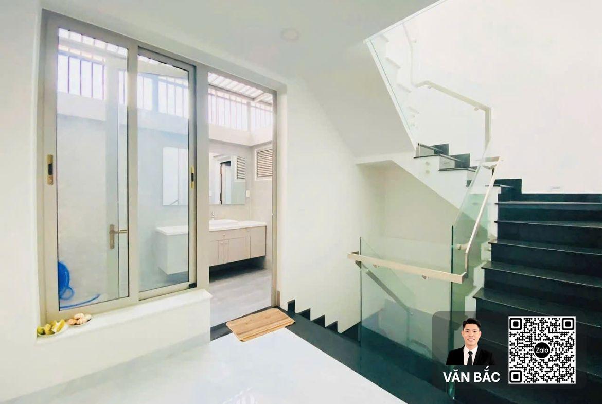 ban-toa-nha-mat-tien-148-duong-d1-kdt-him-lam-ham-4-lau-co-thang-may-vi-tri-kinh-doanh-dac-dia-dt-5x20m-gia-40-ty (11)