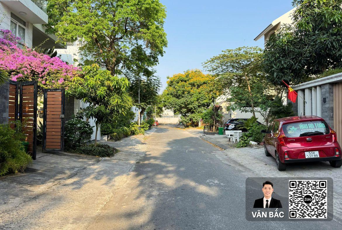 biet-thu-sadeco-phuoc-kien-a-4-duong-so-3-dt-12x30m²-2-laust-gia-re-329-tỷ (3)