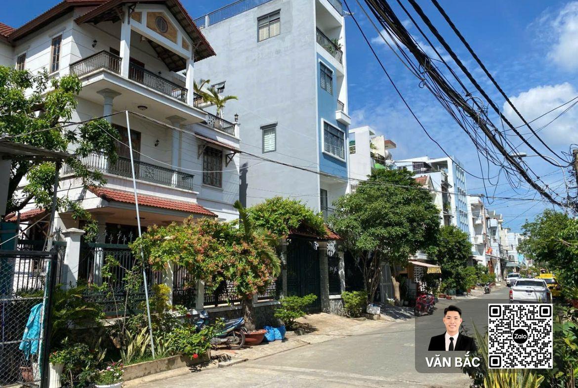 biet-thu-san-vuon-9-duong-so-45-binh-thuan-quan-7-dien-tich-15-7x20m-330m²-gia-35-tỷ (2)