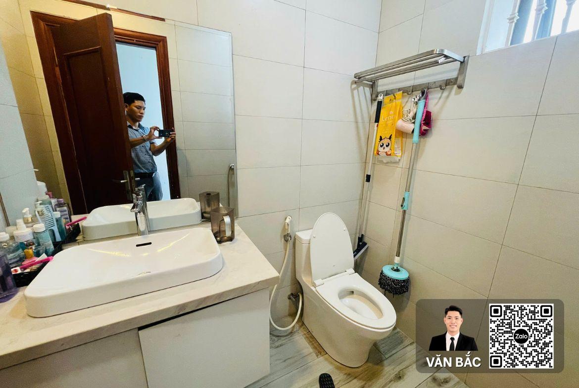 nha-goc-2-mat-tien-view-song-kdc-kim-son-quan-7-no-hau-10m-ham-5-tang-gia-40-tỷ (8)