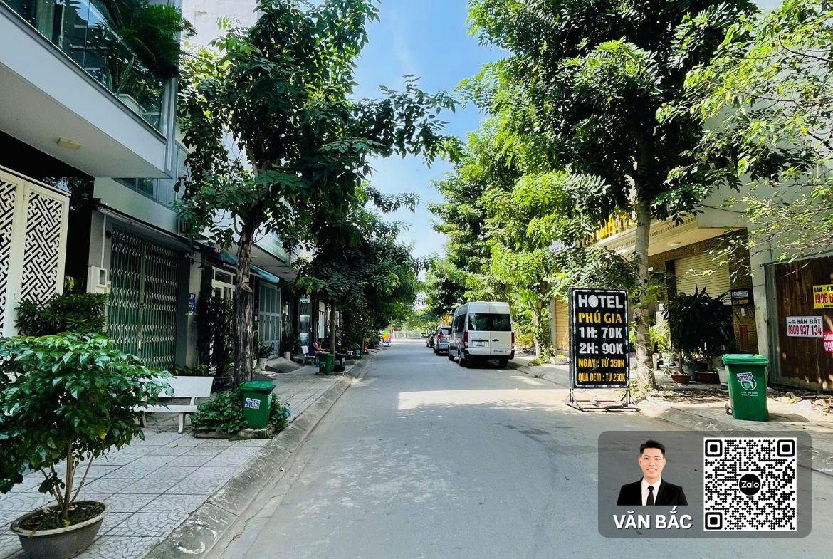 nha-pho-32-duong-2c-kdc-cong-ich-q4-quan-7-dt-7x19m-4lau-huong-dong-nam-gia-23-5-tỷ (4)