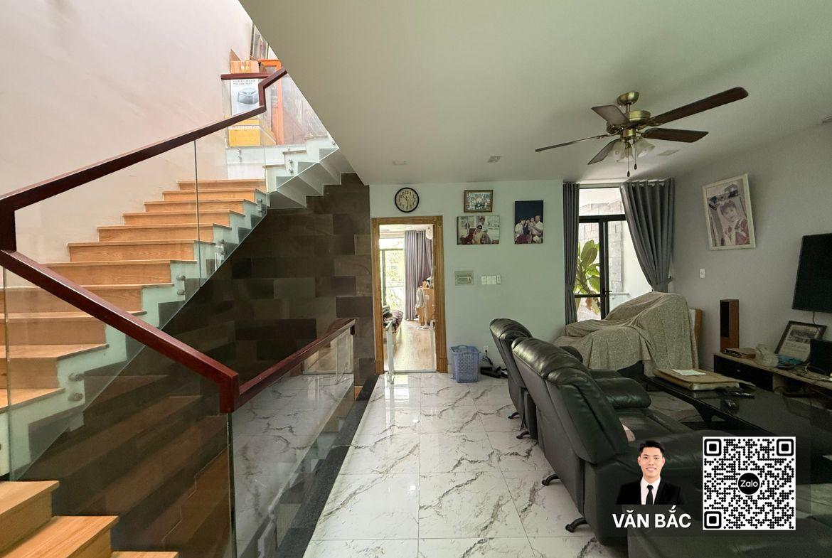 nha-pho-32-duong-2c-kdc-cong-ich-q4-quan-7-dt-7x19m-4lau-huong-dong-nam-gia-23-5-ty (5)