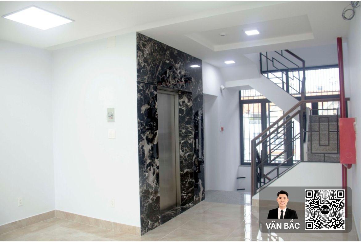 nha-pho-him-lam-kenh-te-q7-11-duong-d4-sam-uat-ham-5-lau-thang-may-dong-tien-75tr-thang-gia-37-tỷ (1)