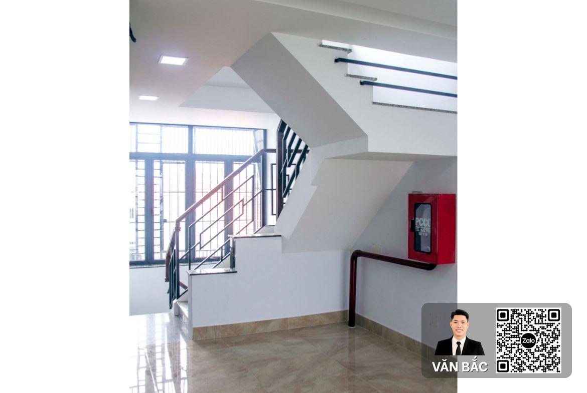 nha-pho-him-lam-kenh-te-q7-11-duong-d4-sam-uat-ham-5-lau-thang-may-dong-tien-75tr-thang-gia-37-tỷ (3)