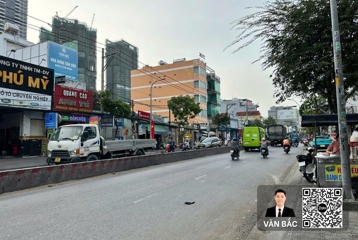 nha-pho-mat-tien-839-huynh-tan-phat-q7-5-lau-co-thang-may-dong-tien-san-co-gia-chot-13-5-tỷ (2)