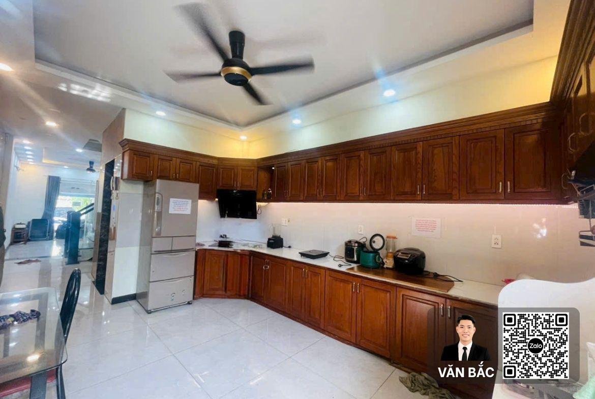 nha-pho-mat-tien-839-huynh-tan-phat-q7-5-lau-co-thang-may-dong-tien-san-co-gia-chot-13-5-tỷ (3)