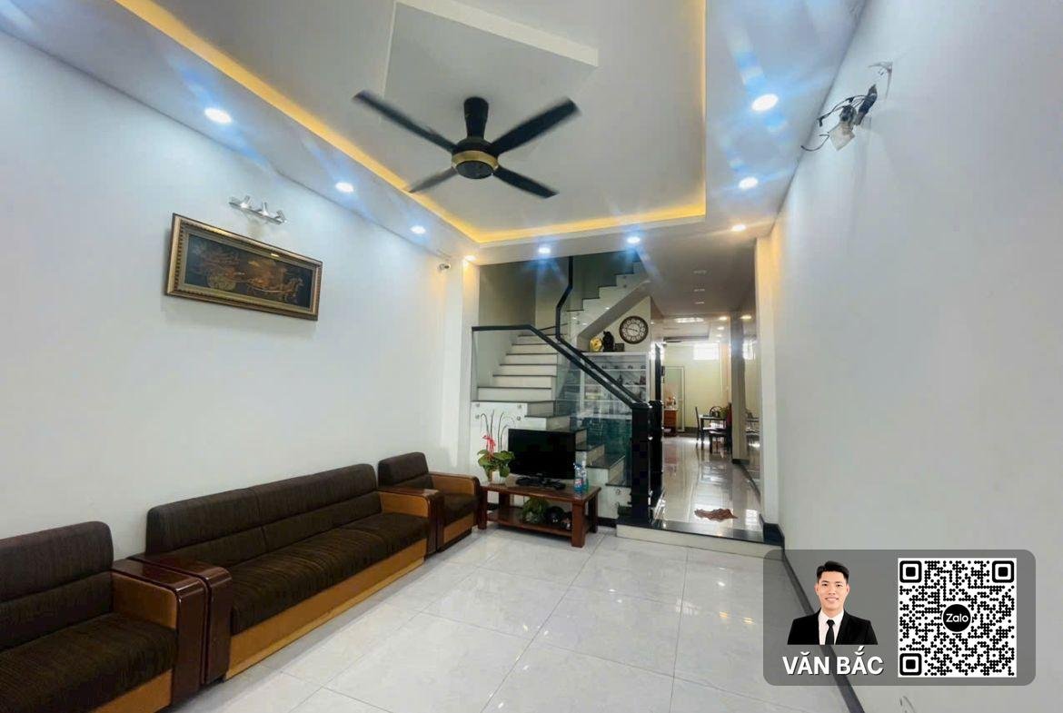 nha-pho-mat-tien-839-huynh-tan-phat-q7-5-lau-co-thang-may-dong-tien-san-co-gia-chot-13-5-tỷ (4)