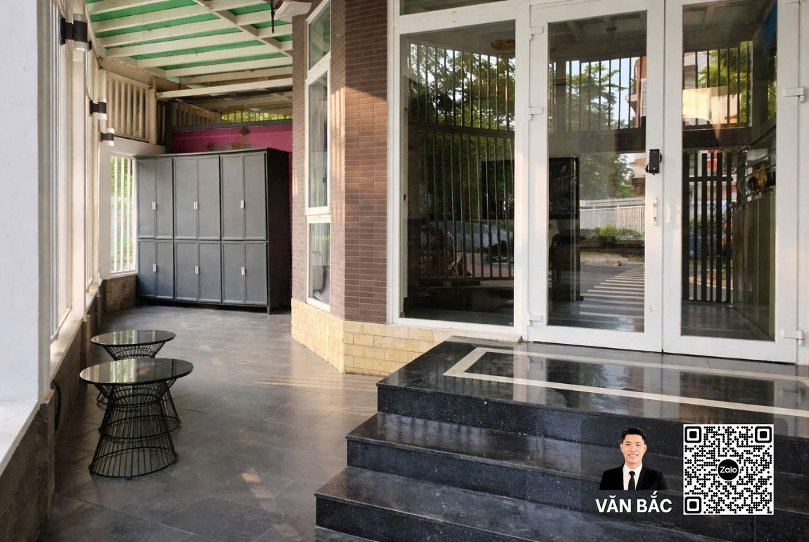 ban-biet-thu-goc-2-mat-tien-jamona-golden-silk-quan-7-dt-150m2-duong-24m-4-lau (5)